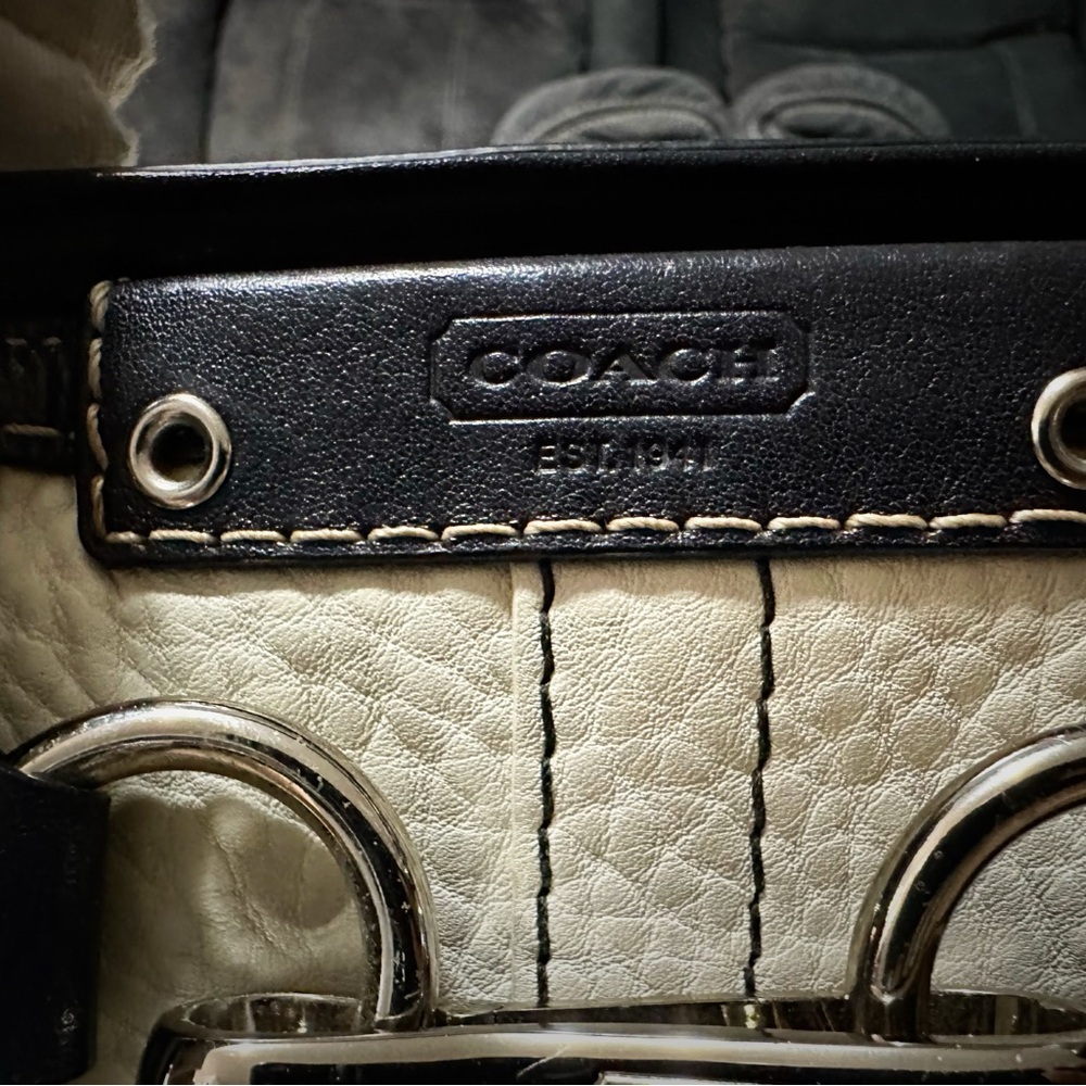 Vintage Y2K Coach tote handbag shoulder bag, Black and Cream Satchel 2009 years - Picture 8 of 17